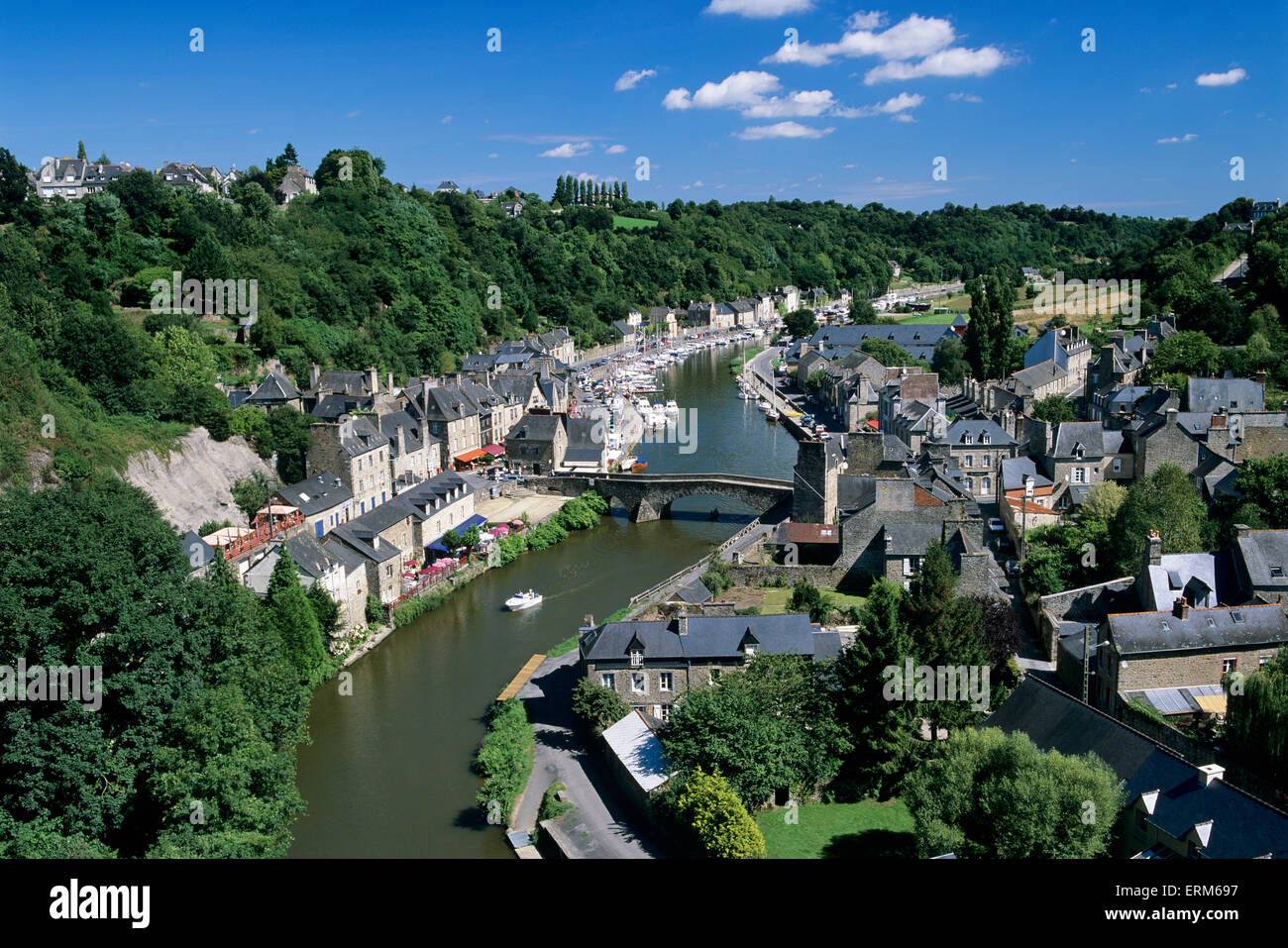 Porto Vecchio e il fiume Rance, Dinan, Cotes-du-Nord, Bretagna, Francia, Europa Foto Stock