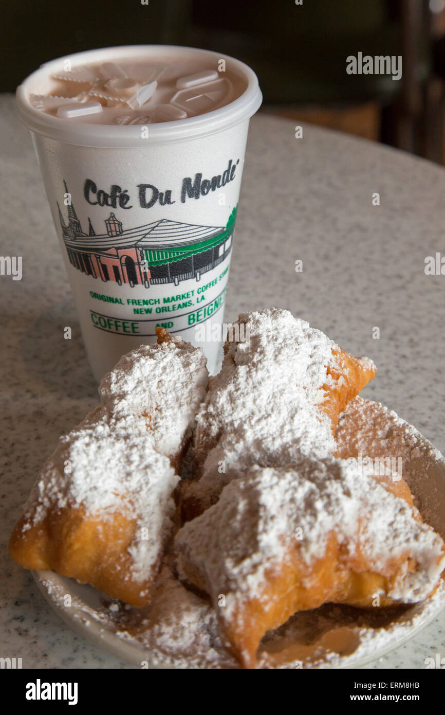 New Orleans, Louisiana - Caffè e beignets presso il Café du Monde. Foto Stock