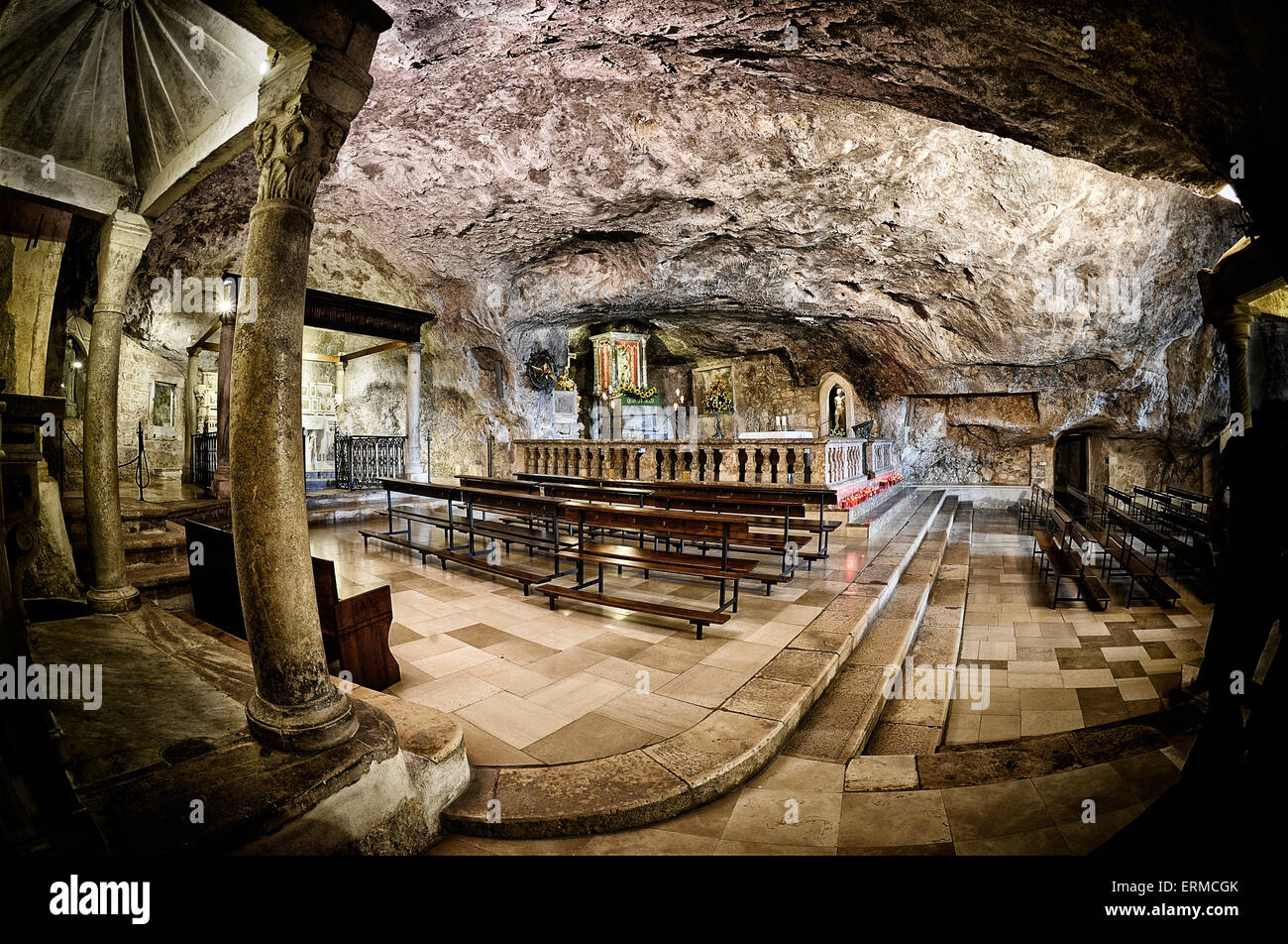 Puglia Gargano Monte San Angelo S. Michele Arcangelo Santuario della Grotta Foto Stock