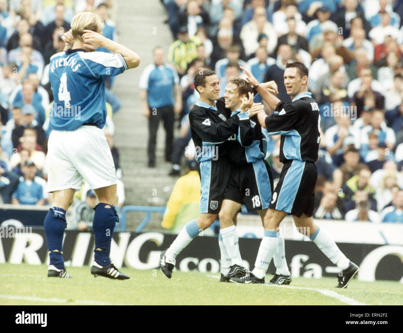 Manchester City 1-2 Coventry City, league match alla strada principale, 26 agosto 2000. Craig Bellamy, Coventry City Football Player in azione, punteggi obiettivo di apertura. Foto Stock
