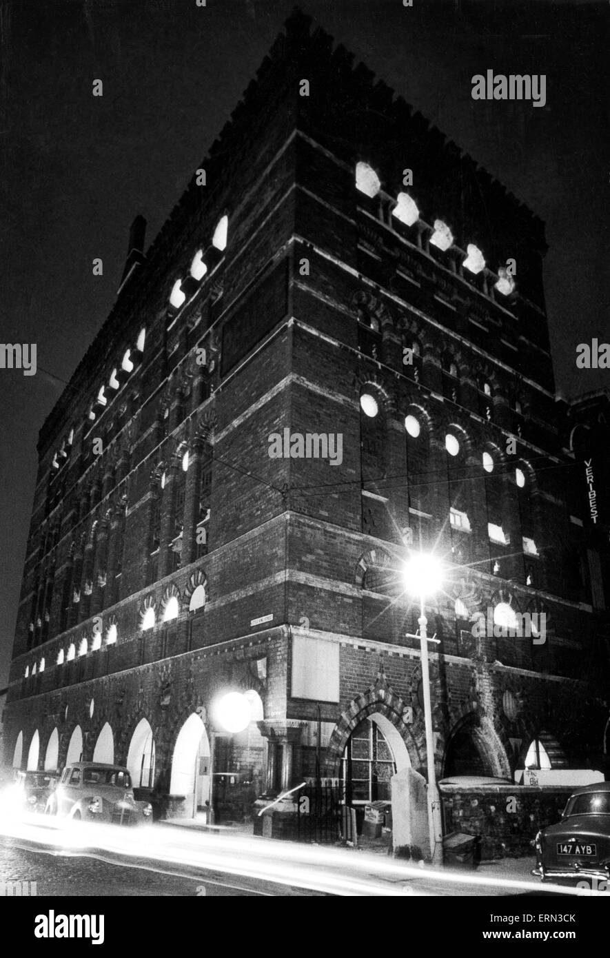 Il Vecchio Granaio edificio di notte, Bristol, 6 ottobre 1969. Foto Stock