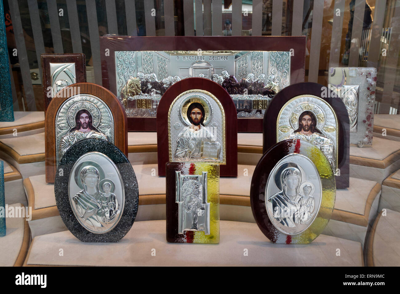 Le icone in un negozio nella città di Chios sull'isola di Chios, Grecia Foto Stock