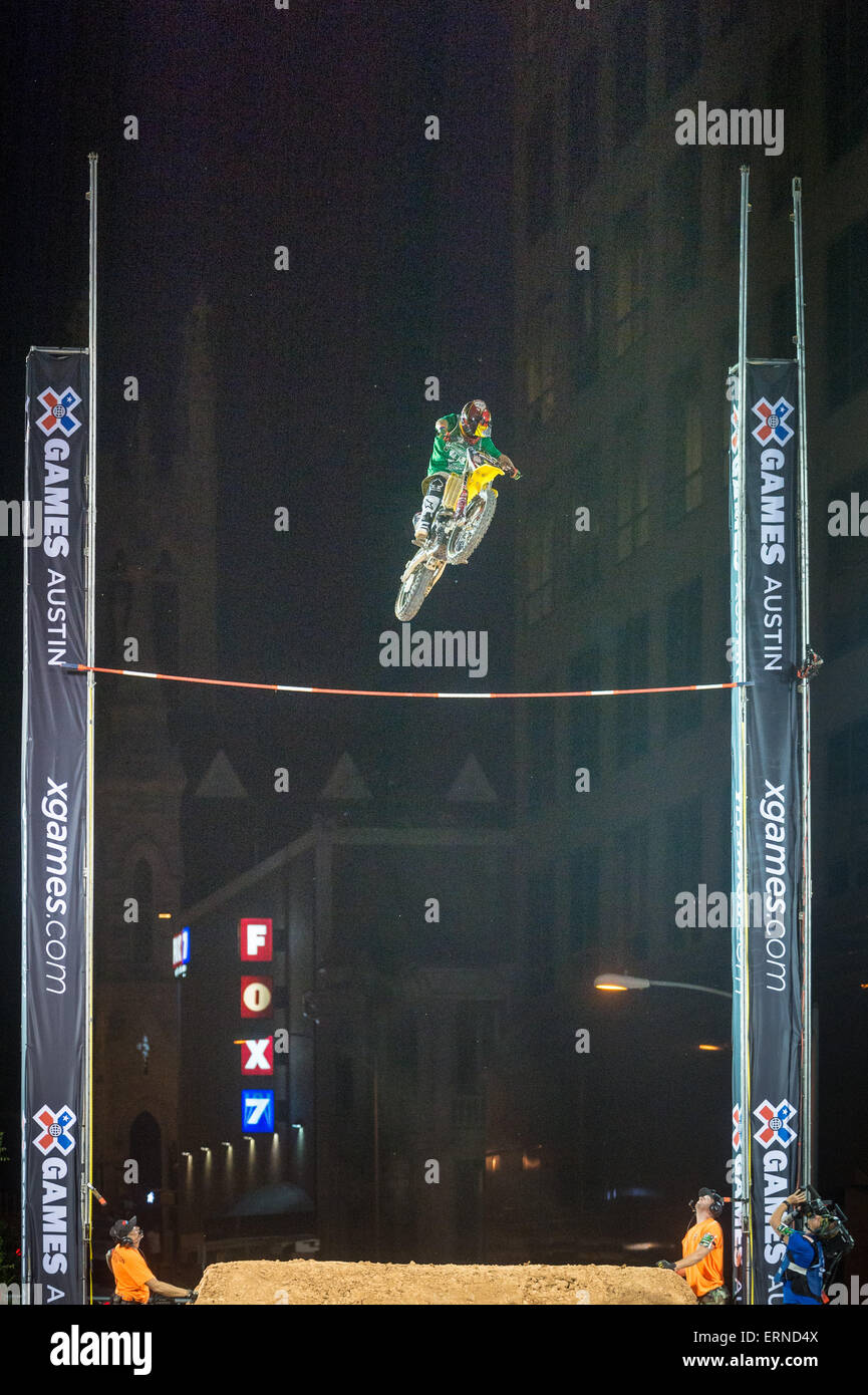 Austin, Texas, Stati Uniti d'America. Il 4 giugno 2015. X Games 2015 Moto X Step Up Finals di Austin, Texas, USA Credito: J. Dennis Thomas / Alamy Live News Foto Stock Austin, Texas, Stati Uniti d'America. Il 4 giugno 2015. X Games 2015 Moto X Step Up Finals di Austin, Texas, USA Credito: J. Dennis Thomas / Alamy Live News Foto Stock