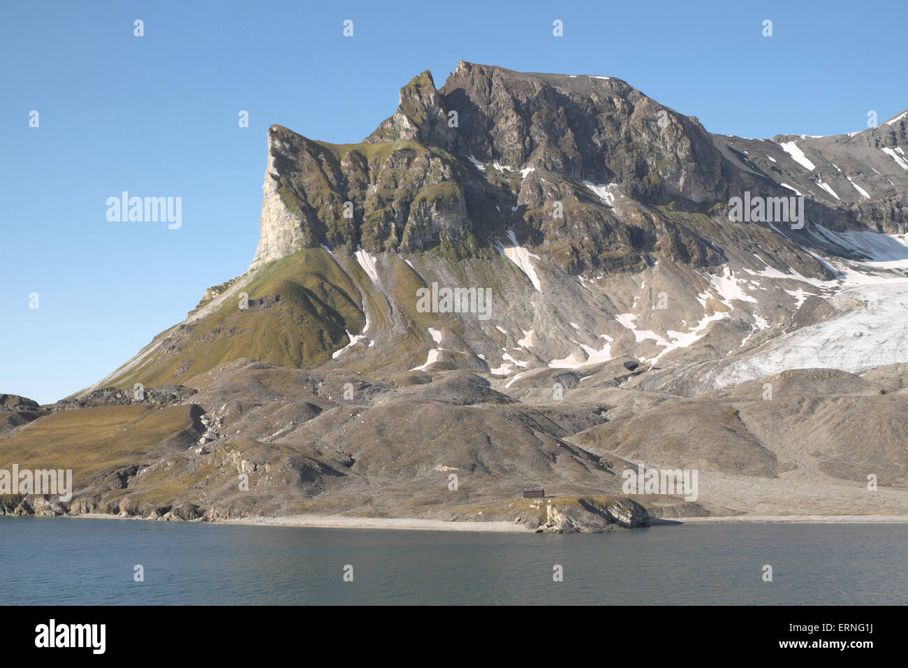 Grande rupe di alkhonet, sopra trygghamna, isfjorden, spitzbergen, Svalbard. Foto Stock