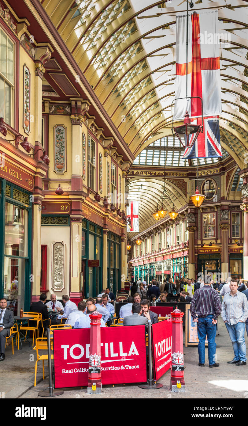 Mercato Leadenhall, uno storico mercato coperto in Gracechurch Street, City of London, EC3 dell'assicurazione e il quartiere finanziario Foto Stock