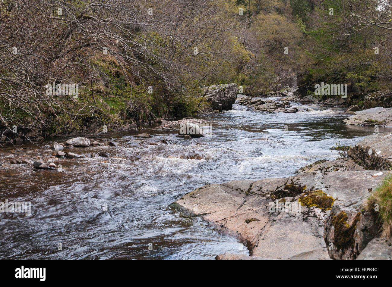 Il fiume Tromie in Badenoch e Strathspey. Foto Stock