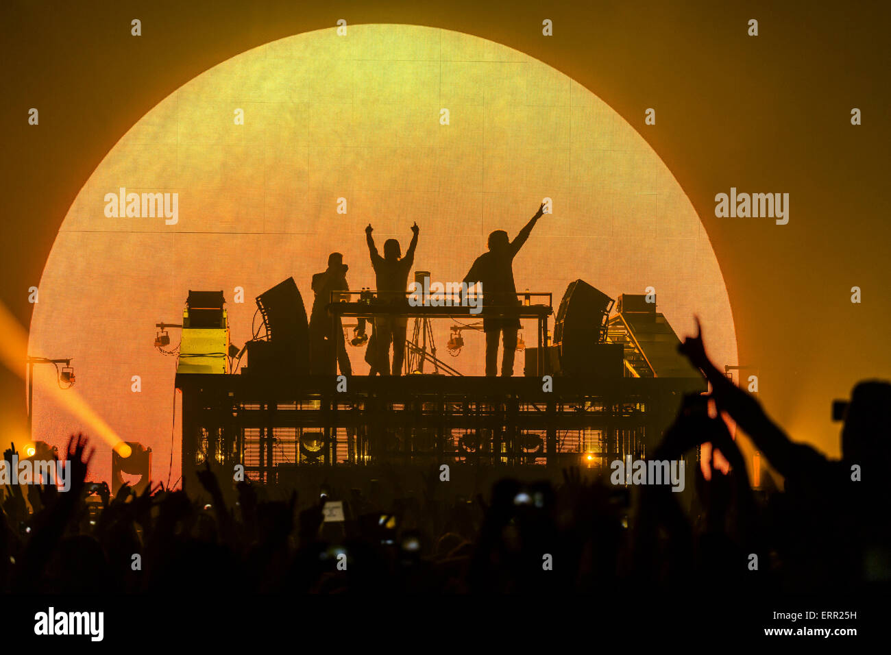 Londra, UK, 6 giugno 2015. Axwell ^ Ingrosso, performance live a Alexandra Palace. Credito: Robert Stainforth/Alamy Live News Foto Stock