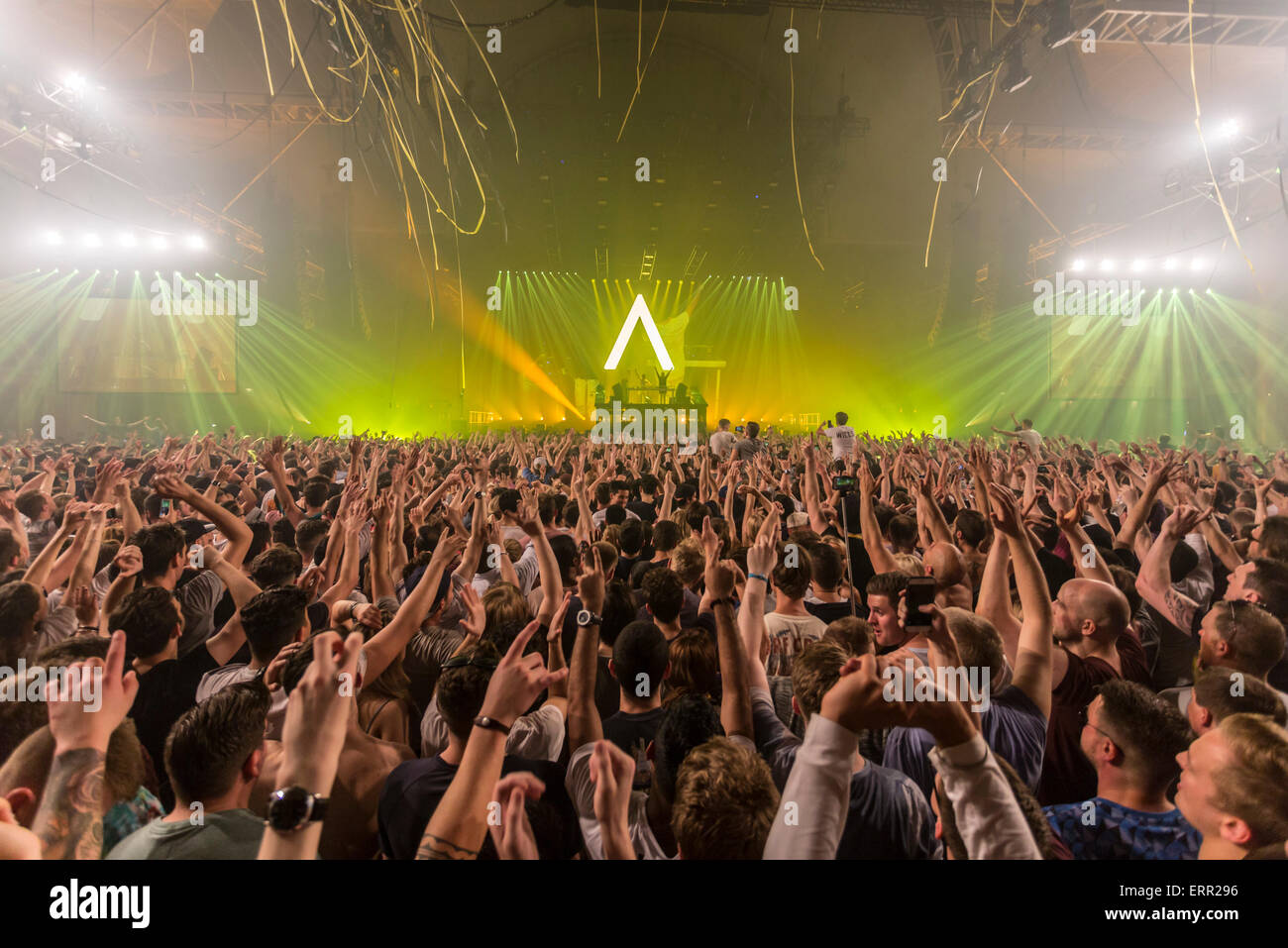 Londra, UK, 6 giugno 2015. Axwell ^ Ingrosso, performance live a Alexandra Palace. Credito: Robert Stainforth/Alamy Live News Foto Stock