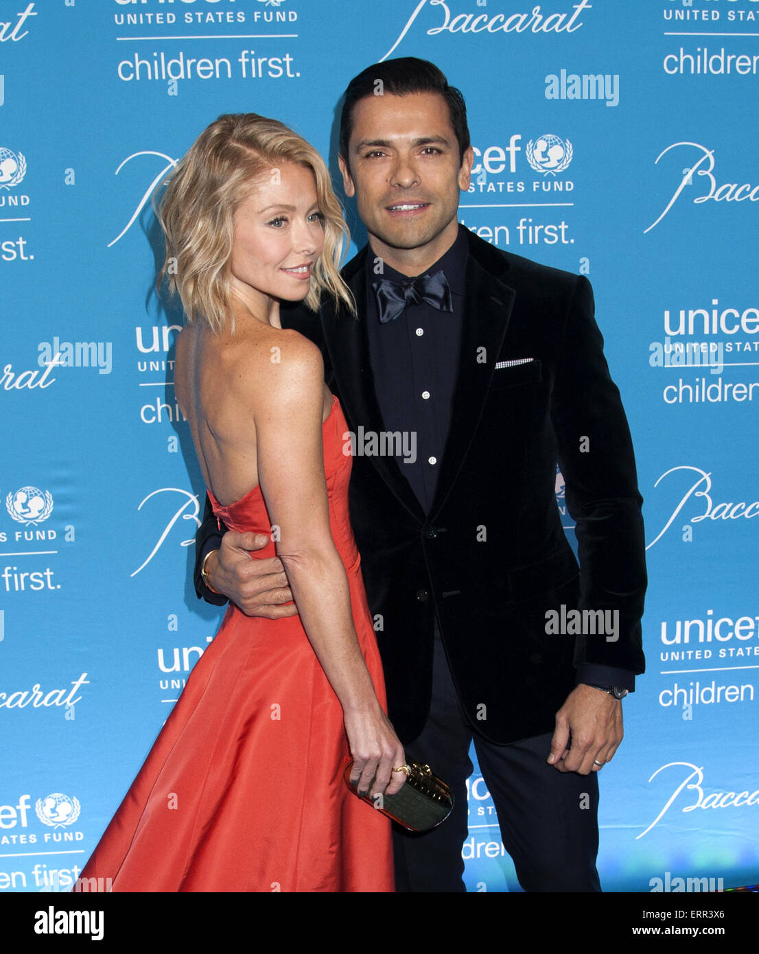 L' Unicef Snowflake Ball 2014 dotate di: Kelly Ripa,Mark Consuelos dove: New York New York, Stati Uniti quando: 02 Dic 2014 Credit: WENN.com Foto Stock