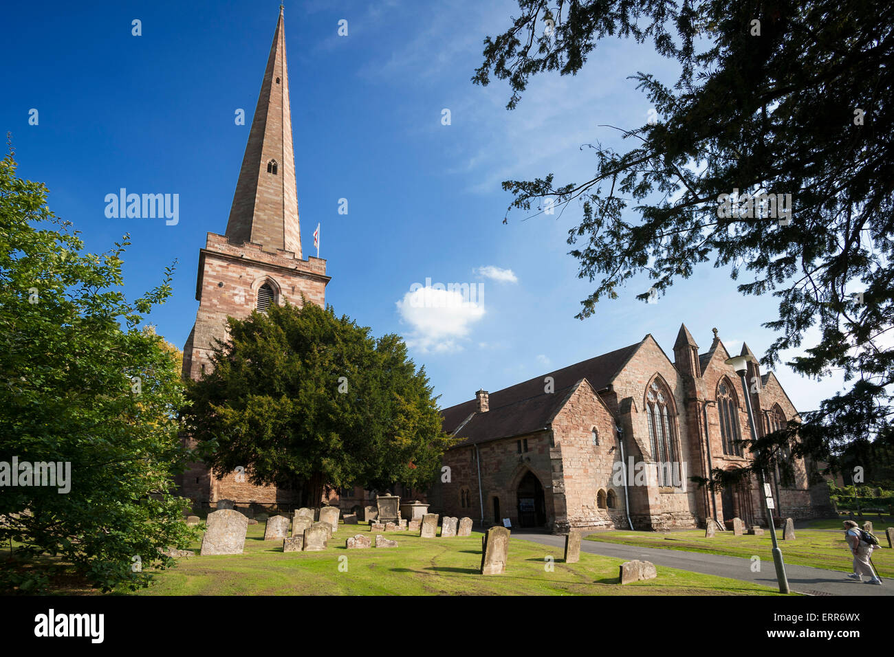 Ledbury stretto viottolo, Church Lane, la chiesa di San Michele, Herefordshire, Regno Unito Foto Stock