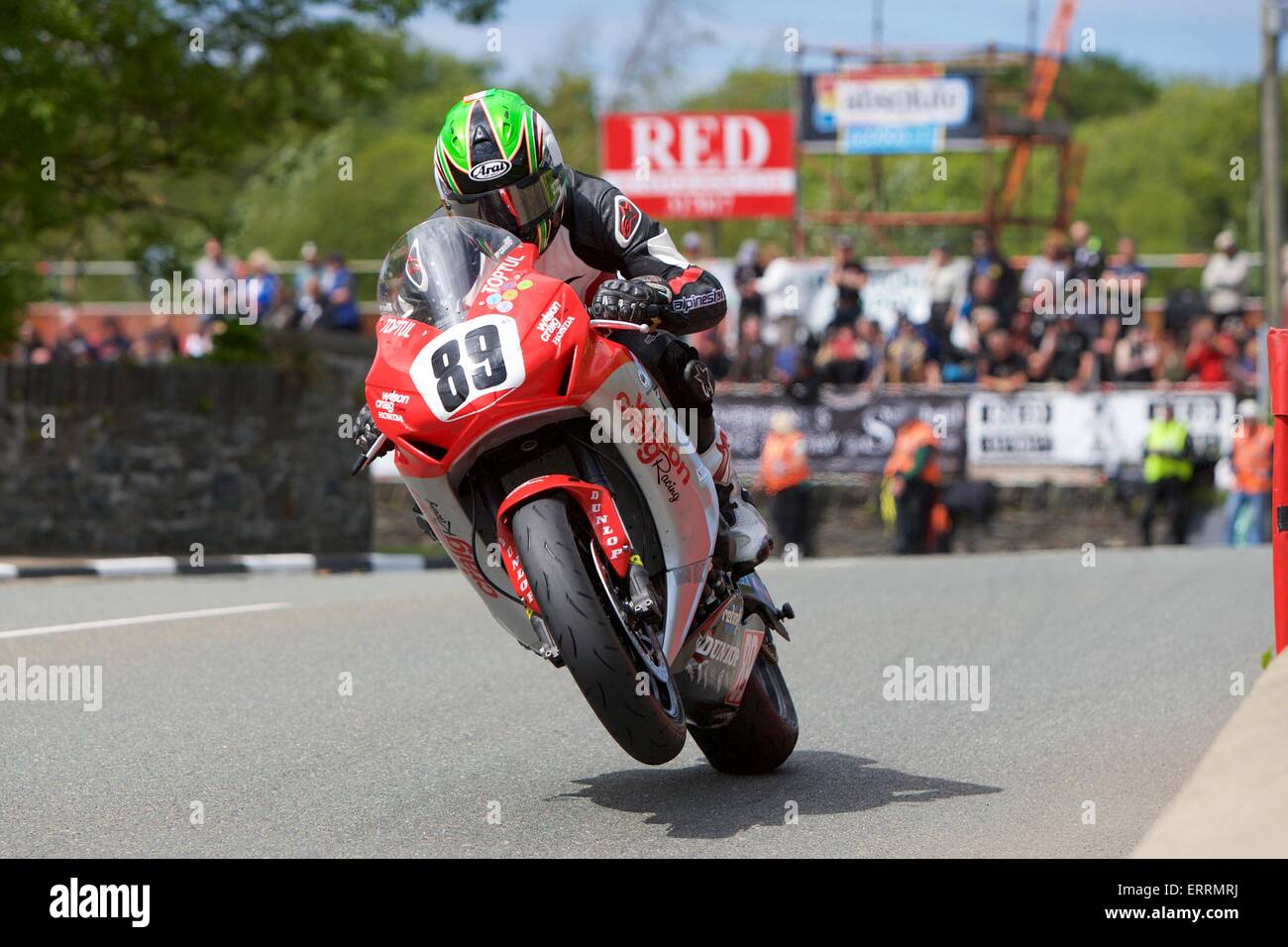 Douglas, Isola di Man Il 7 giugno, 2015. Derek McGee in azione durante il TT Superbike. Credit: Azione Plus immagini di sport/Alamy Live News Foto Stock