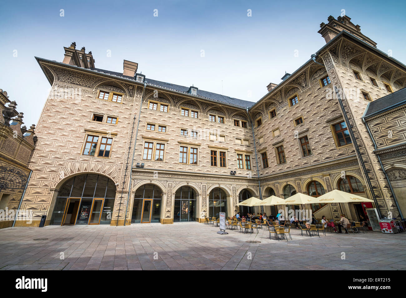 Cortile del Palazzo Schwarzenberg, Praga, Repubblica Ceca Foto Stock