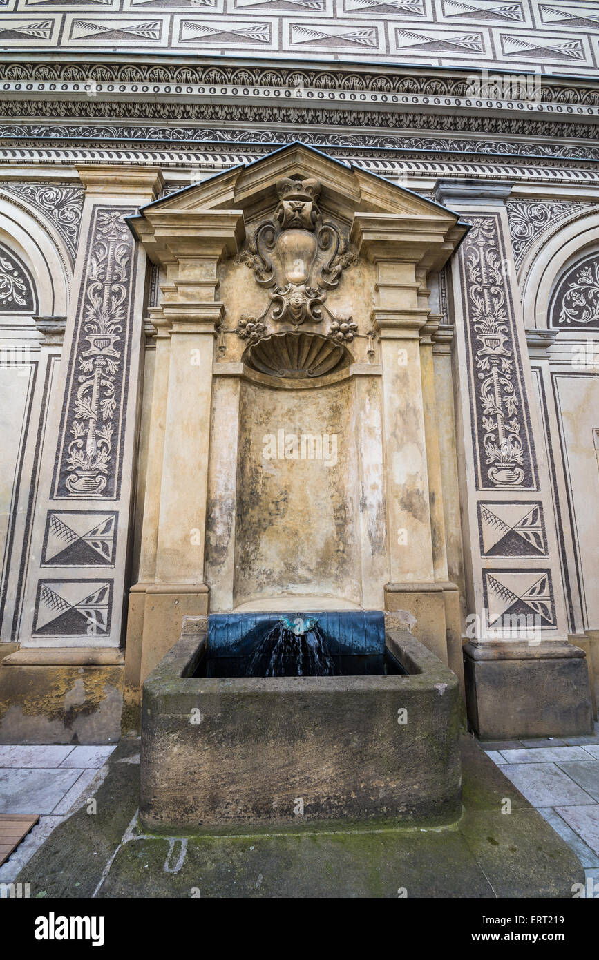 Dettaglio del cortile di Palazzo Schwarzenberg, Praga, Repubblica Ceca, Europa Foto Stock