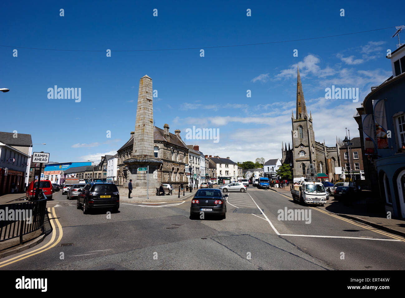 Piazza della chiesa nella città di Monaghan County Monaghan Repubblica di Irlanda Foto Stock