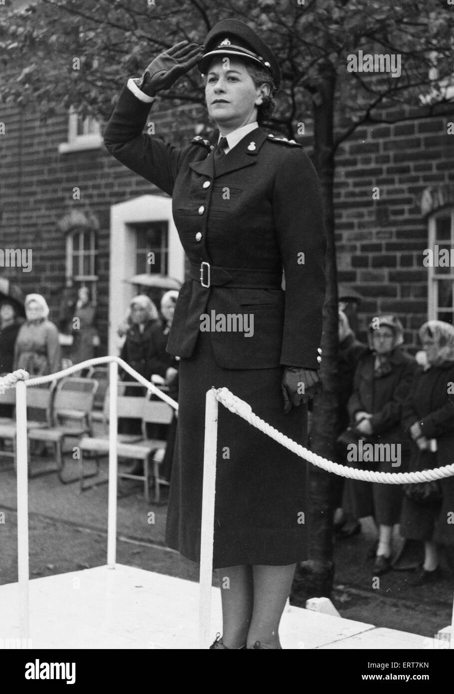 Rose Heilbron Q.C. raffigurato nella sua uniforme di Hon Col del 320 East Lancs battaglione WRAC 29 Settembre 1959 Foto Stock