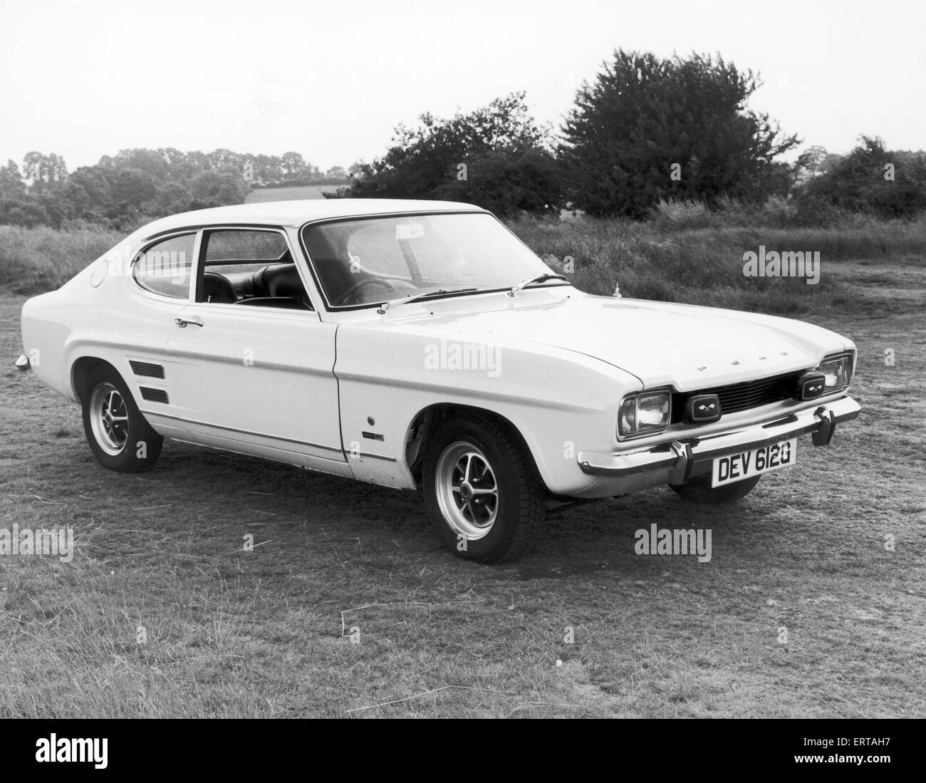 Ford Capri era un nome utilizzato da Ford Motor Company per tre differenti modelli di autovettura. La Ford Consul Capri coupe è stata prodotta dalla Ford di Bretagna tra il 1961 e il 1964. La Ford Capri coupe è stata prodotta dalla Ford d'Europa dal 1969 al 1986. La Ford/mercurio convertibile di Capri è stata prodotta dalla Ford Motor Company of Australia dal 1989 al 1994. (Foto) esterno della Ford Capri MK I circa 1969 Foto Stock