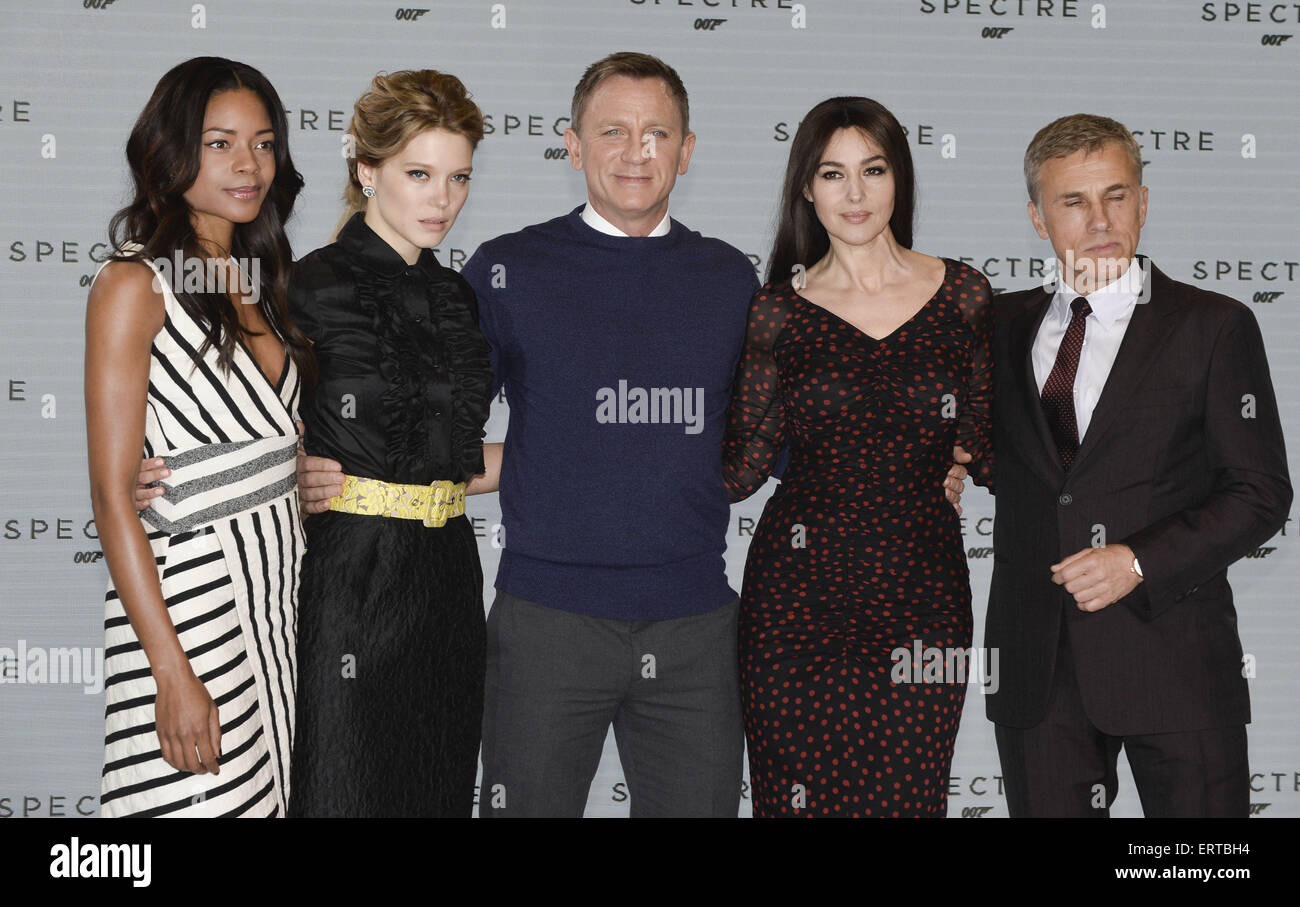 Il lancio del nuovo film di James Bond, 'Spectre' - Arrivi con: Naomi Harris, Lea Seydoux, Daniel Craig, Monica Bellucci, Christoph Waltz dove: Londra, Regno Unito quando: 04 Dic 2014 Credit: Euan ciliegio/WENN.com Foto Stock