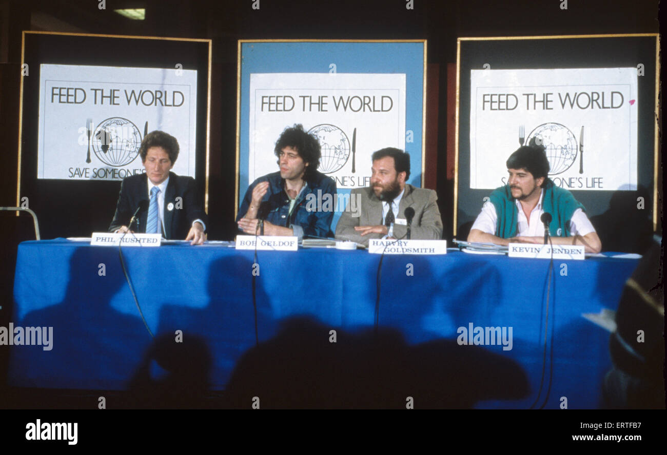 LIVE AID Wembley Stadium il 13 luglio 1985. Conferenza Ptress con Bob Geldof secondo da sinistra e Harvey Goldsmith secondo da destra. Foto Hanne Giordania Foto Stock