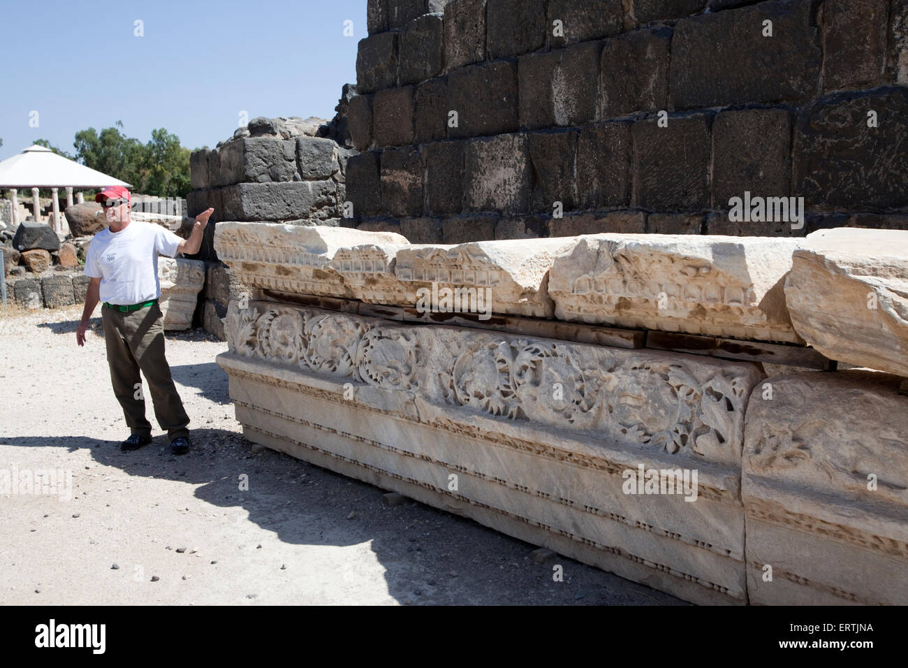 L'archeologo J. Andrew (Andy) Overman del dipartimento di Discipline Classiche al Macalester College presso il sito archeologico di Beit She'an, Israele Foto Stock