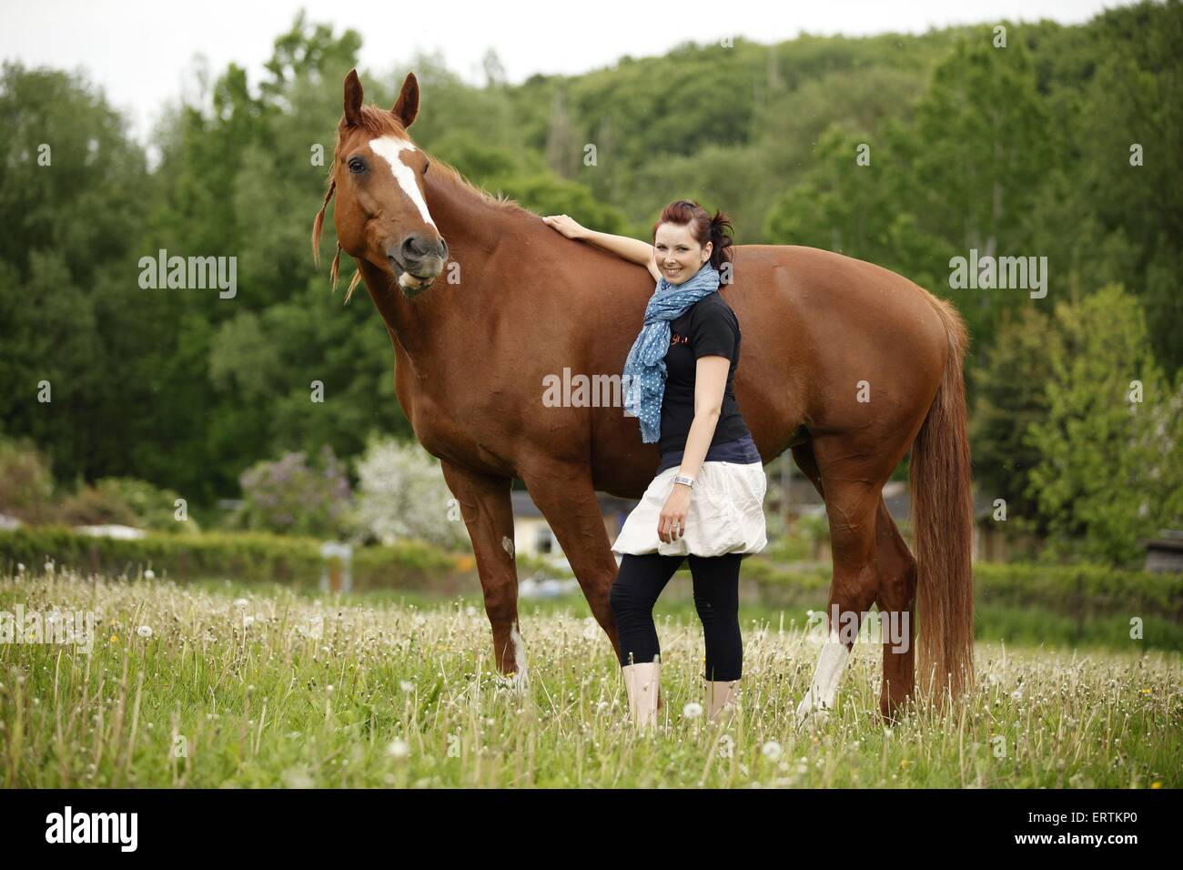 Donna con cavallo Foto Stock