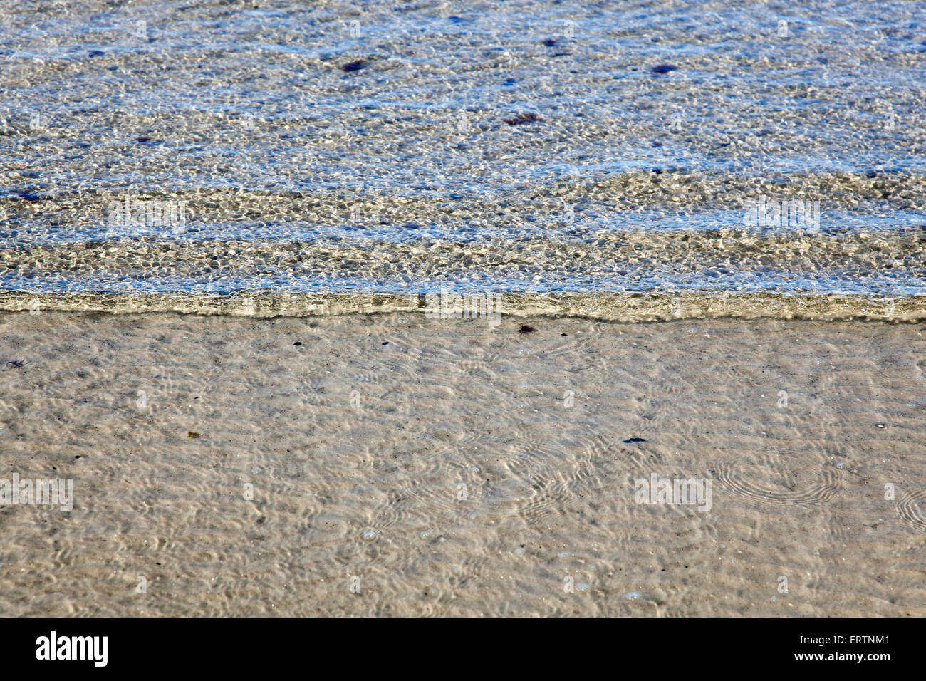 Chiara, increspato acqua di mare Foto Stock
