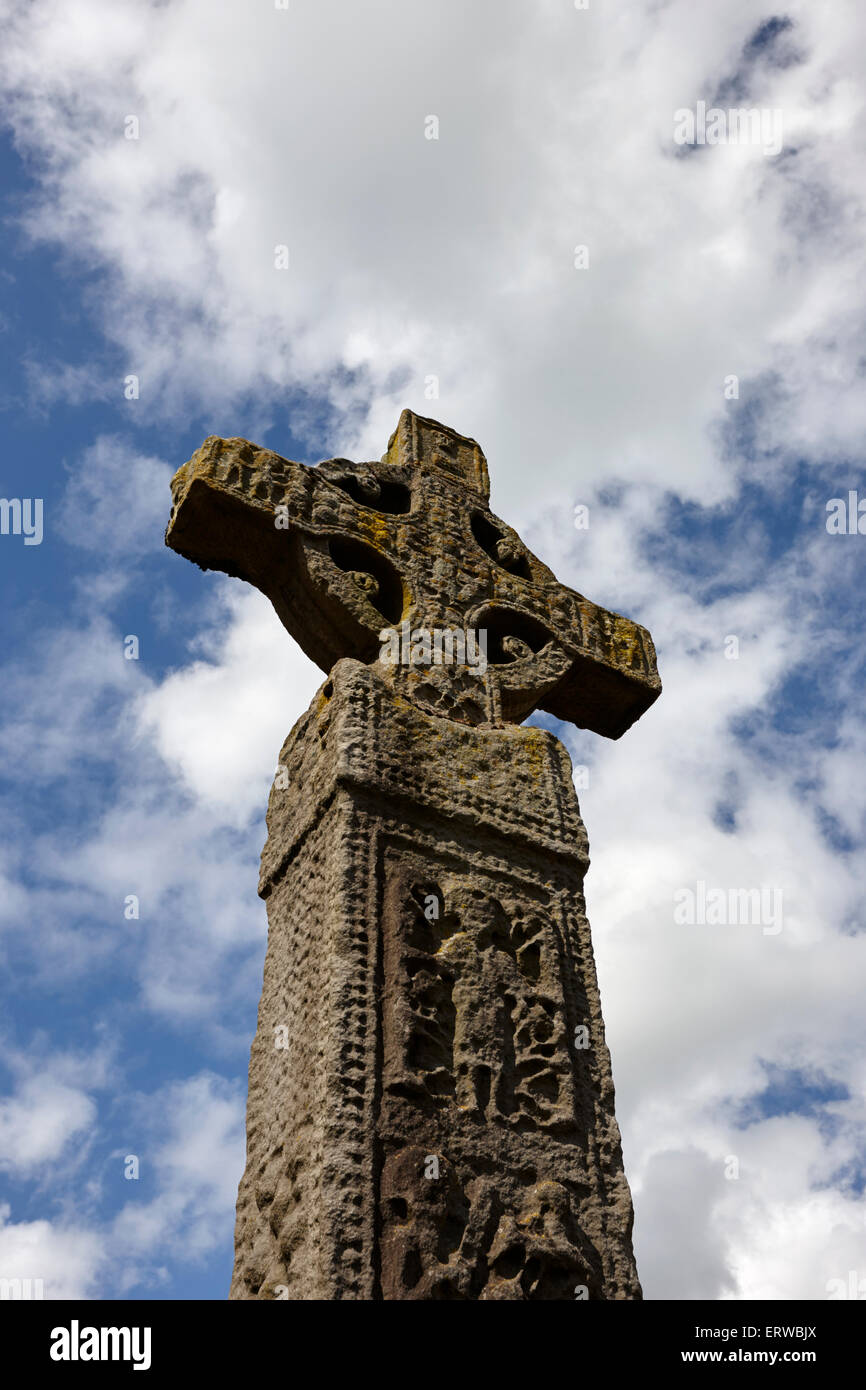 La croce alta cloni contea di Monaghan Repubblica di Irlanda Foto Stock