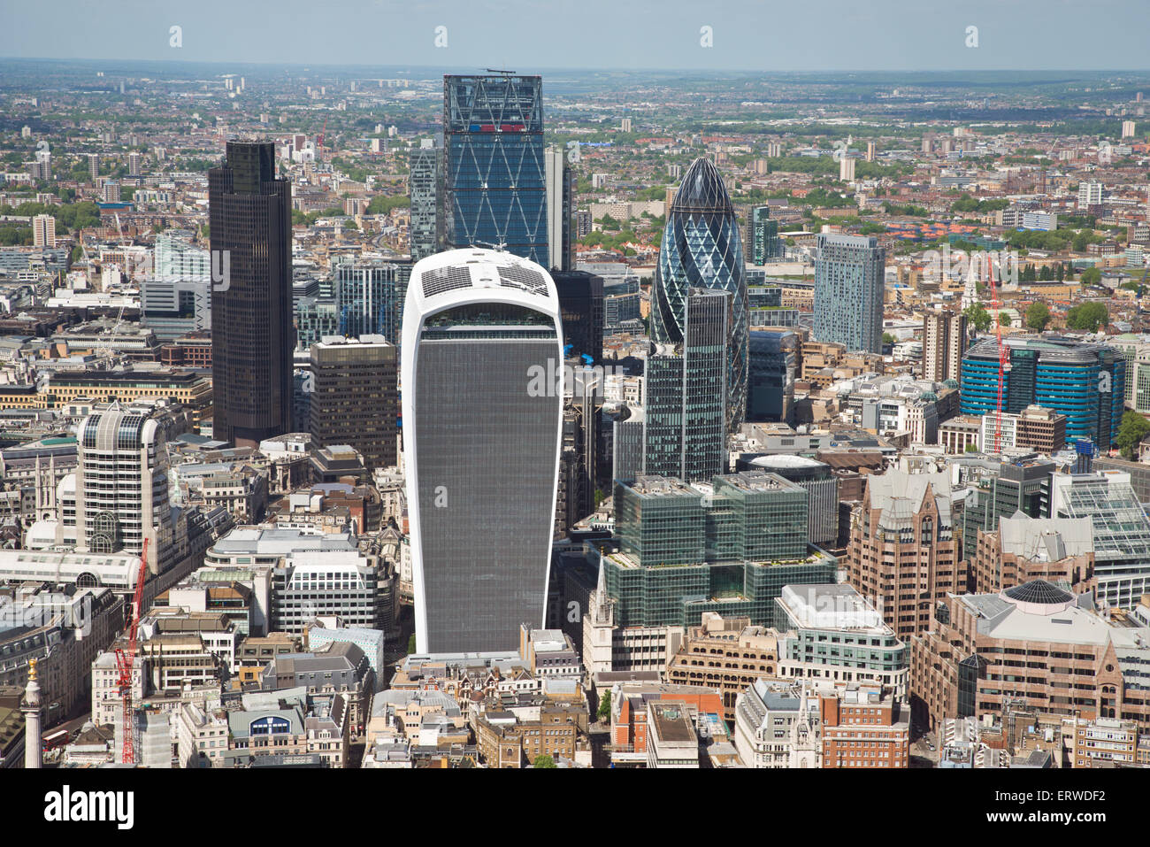 Vista aerea della City di Londra e il fiume Thames Regno Unito Foto Stock
