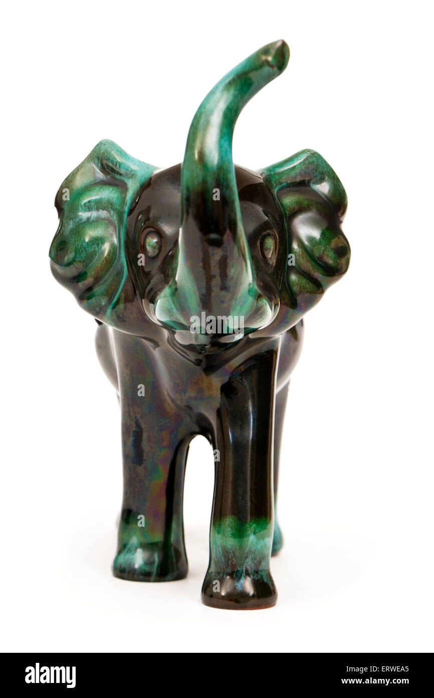 Blue Mountain ceramica (Canada) ceramica smaltata elefante. Blue Mountain è stato il Canada è il più grande produttore di oggettistica in ceramica. Foto Stock