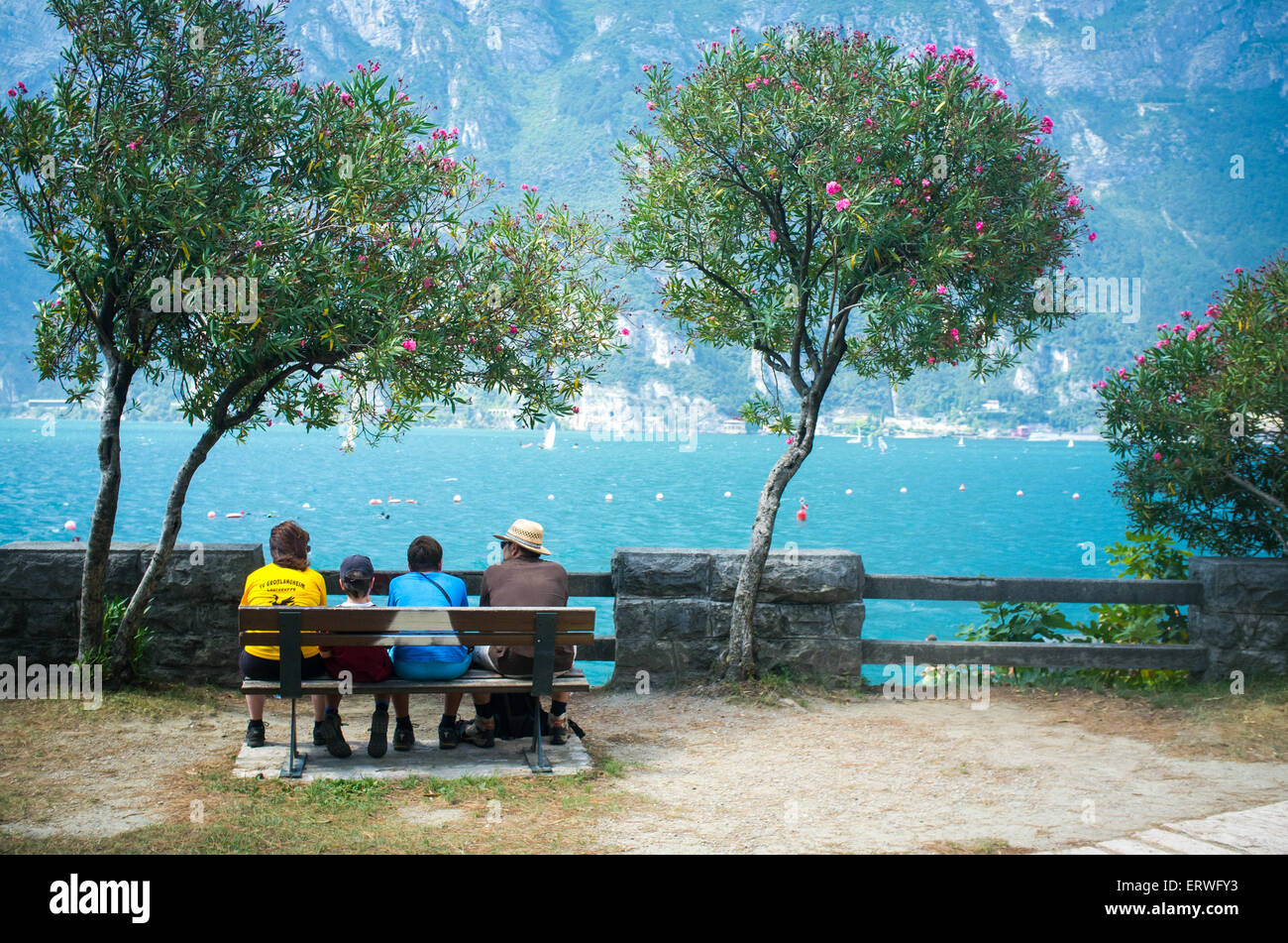 Il lago di Garda è un italiano popolare meta di vacanza. Foto Stock