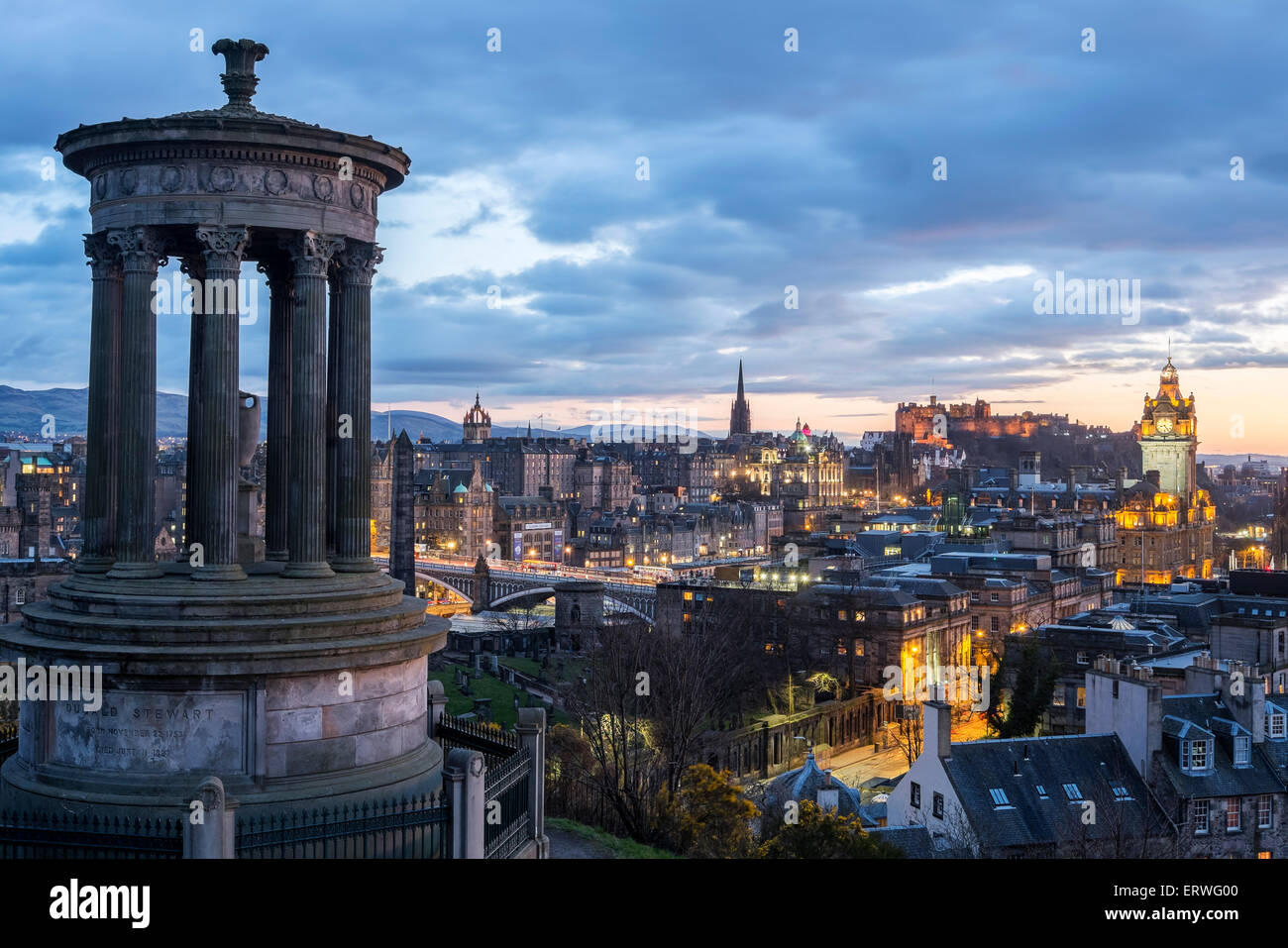 Edimburgo di notte vista da Calton Hill Foto Stock