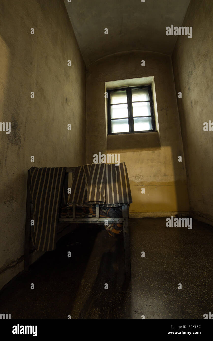 Piccola cella di prigione in Sighetu-Marmatiei, Romania. Oggi il carcere è un museo. Foto Stock