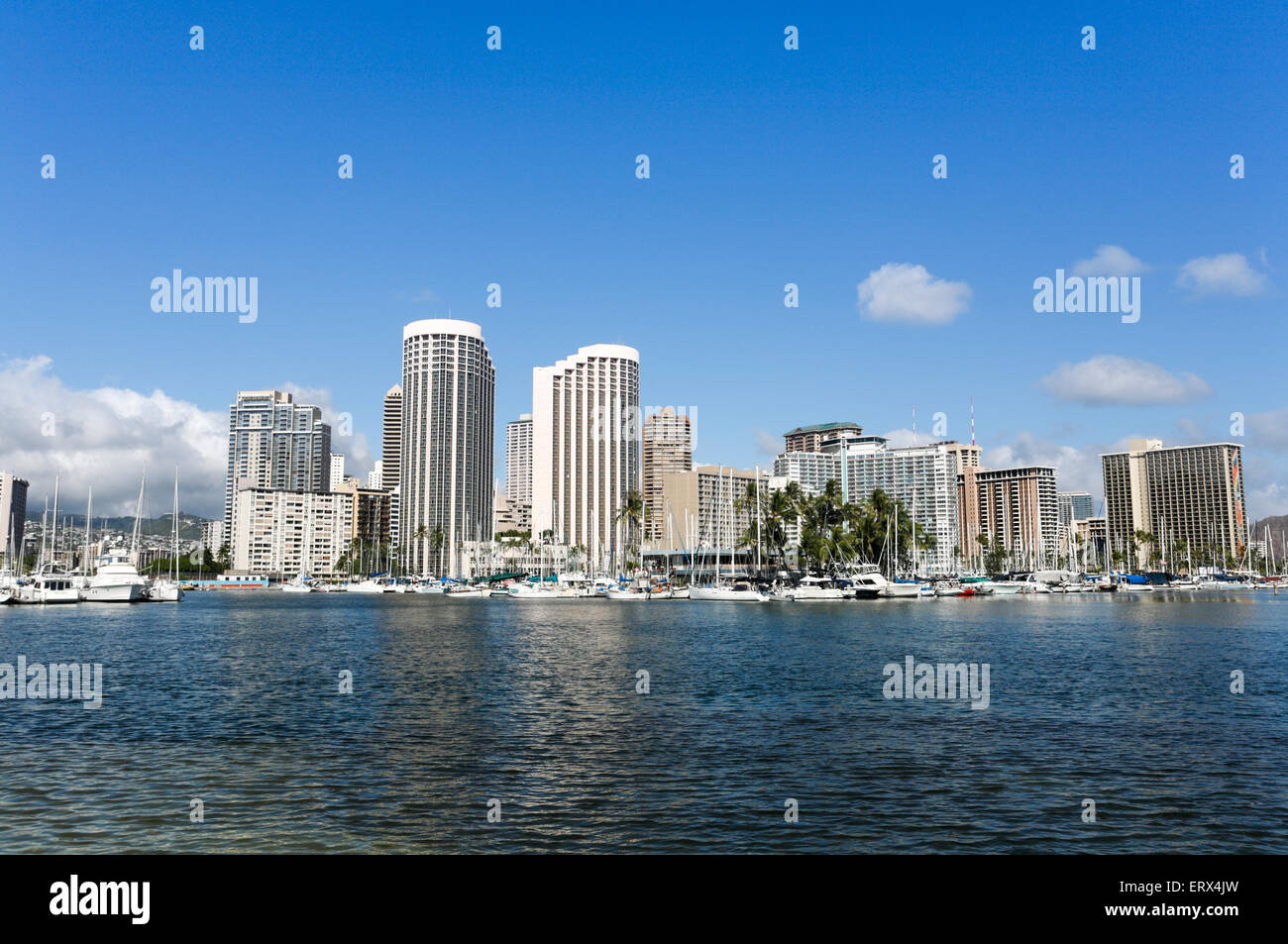 Honolulu, Hawaii. Il 4 giugno, 2015. Il Waikiki Resort Hotel, condomini e appartamenti, Honolulu Oahu, Hawaii. Foto Stock