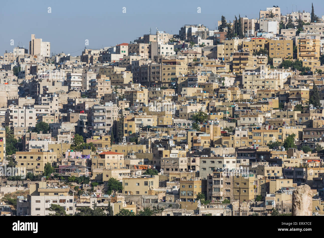 Densa alloggiamento urbano di Amman, Giordania Foto Stock