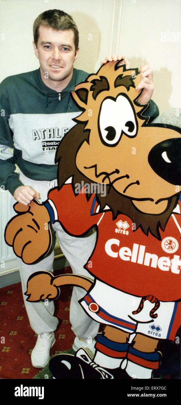 Gary Andrew Pallister (nato il 30 giugno 1965) è un inglese un ex calciatore professionista, sport televisione pundit e direttore delle operazioni di conferenza lato nazionale di Darlington. Come un giocatore, egli è stato un difensore dal 1984 al 2001 ed è la più nota per il suo periodo di nove anni di magia a Manchester United da 1989 fino al 1998. Inoltre ha giocato per Middlesbrough e Darlington e veniva chiusa 22 volte in Inghilterra tra il 1988 e il 1996 (foto) Gary Pallister con Slaven al Riverside Stadium. Circa il luglio 1998 Foto Stock