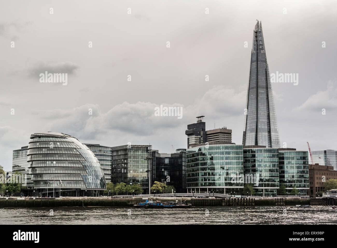 La Shard e Municipio di Londra, Regno Unito. Foto Stock
