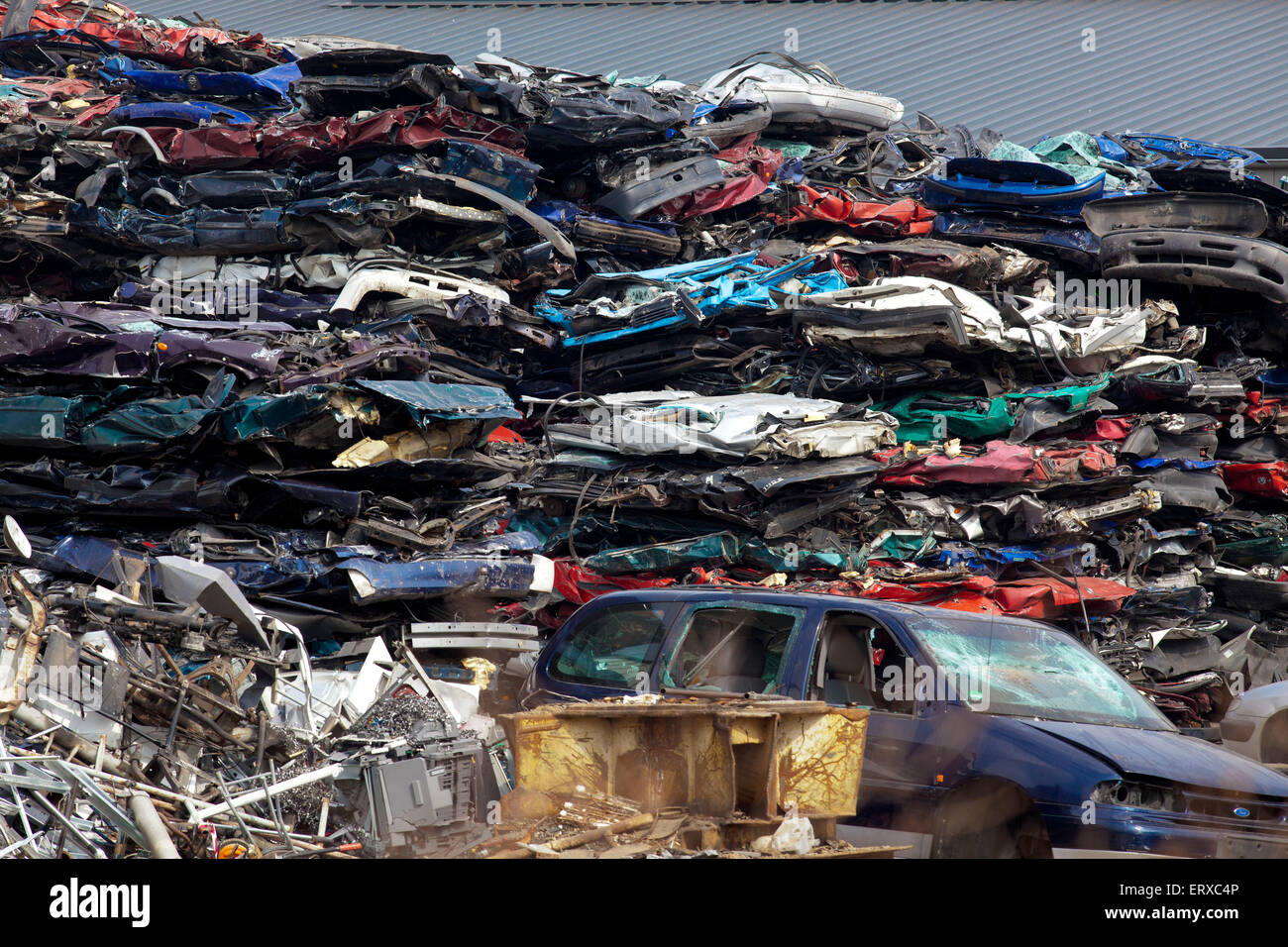 Europa, Deutschland, Renania settentrionale-Vestfalia, Schrottplatz bei Dueren. L'Europa, in Germania, in Renania settentrionale-Vestfalia, rottami di cantiere vicino a causa Foto Stock
