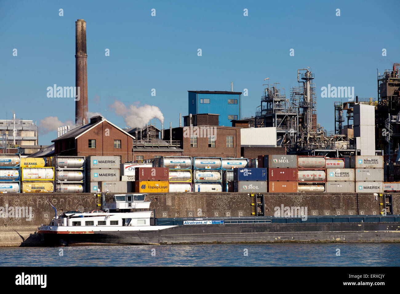 Europa, Deutschland, Renania settentrionale-Vestfalia, Leverkusen, Contenitore terminale im ehemals Chempark Bayer-Werke am Rhein. Der Chempark Foto Stock