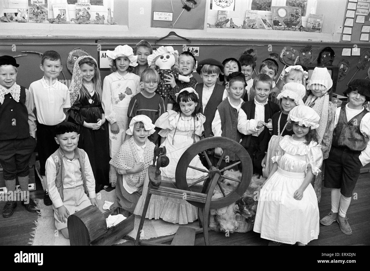 Helme Scuola CE passi indietro ai tempi di Tudor. Il 28 novembre 1991. Foto Stock