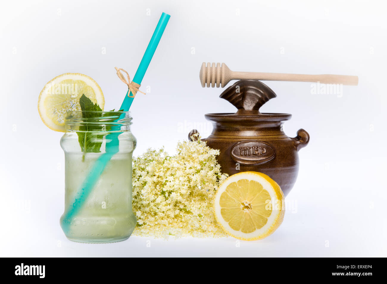 Il sambuco limonata con la menta, miele e limone Foto Stock