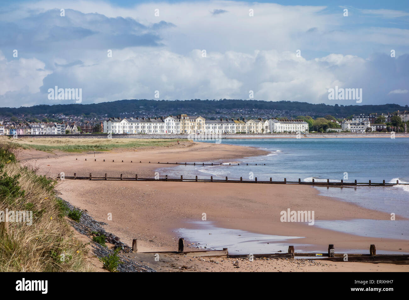 Dawlish Warren Beach con Exmouth in background, Devon, Inghilterra, Regno Unito Foto Stock