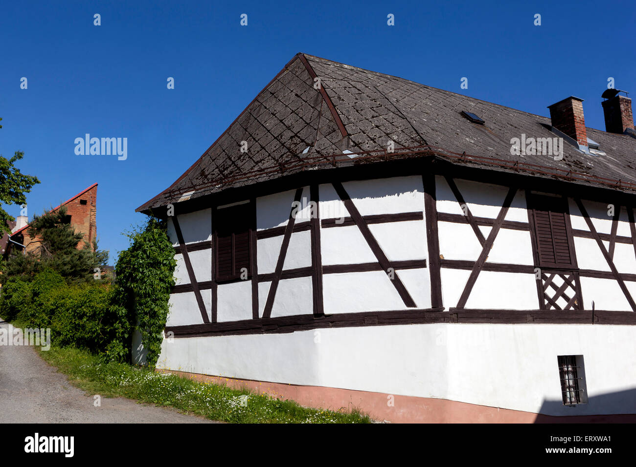 Rural Czech Republic Utery è una piccola città pittoresca, Pilsen Regione Boemia occidentale casa a graticcio Foto Stock