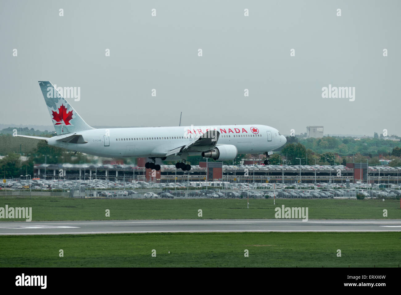 Air Canada Boeing 767-375 ER/Aeroporto di heathrow Londra arrivo Foto Stock