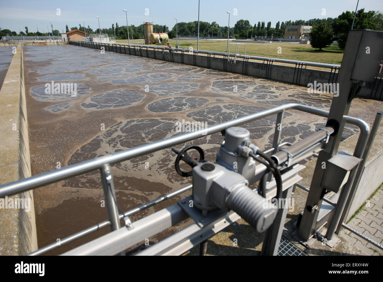 Sachbuchprojekt hier Kläranlage *Ort* worm. Kläranlage *Persona* Foto: Rainer Klotz/masterpress Foto Stock