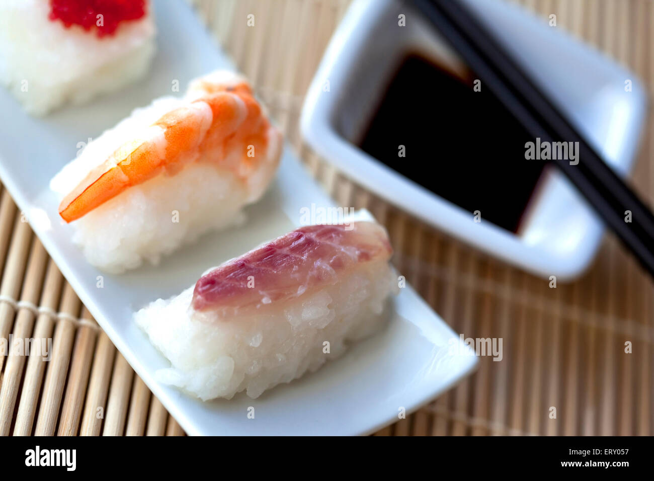 Close up di sushi in un ristorante giapponese Foto Stock