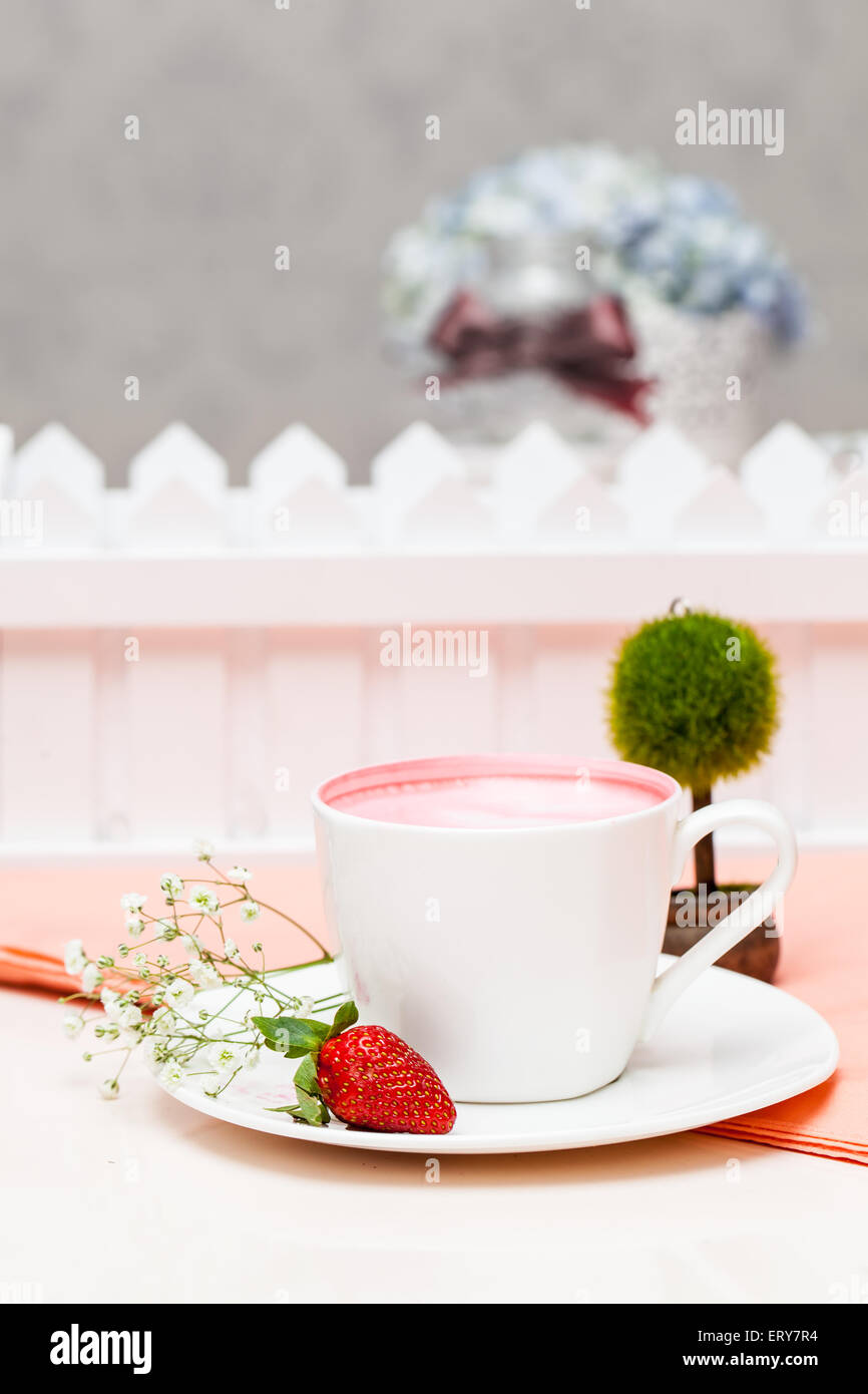 Bella tazza di fragole per lo sfondo Foto Stock