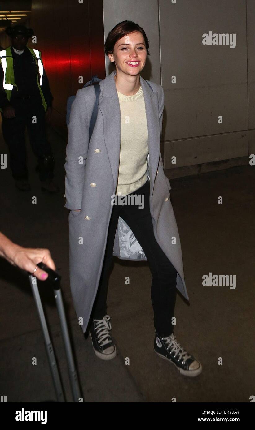 Felicity Jones arriva all'aeroporto di Los Angeles in Los Angeles con: Felicity Jones dove: Los Angeles, California, Stati Uniti quando: 06 Dic 2014 Credit: WENN.com Foto Stock