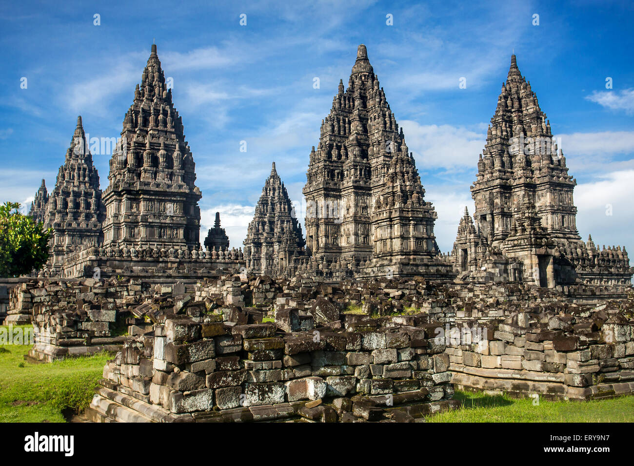 Tempio di Prambanan vicino a Yogyakarta sull isola di Giava, in Indonesia Foto Stock