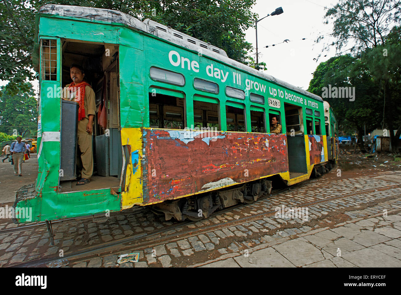 Tram ; la più antica tranvia elettrica che opera in India , West Bengala Transport Corporation , Calcutta , Kolkata ; West Bengala ; India , asia Foto Stock