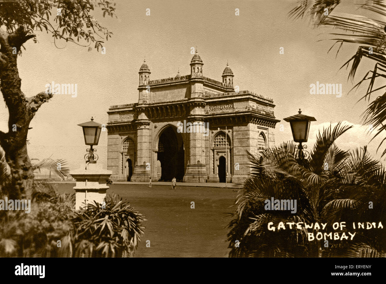 Old picture vintage 1900s of Gateway of India ; Bombay , Mumbai ; Maharashtra ; India Foto Stock