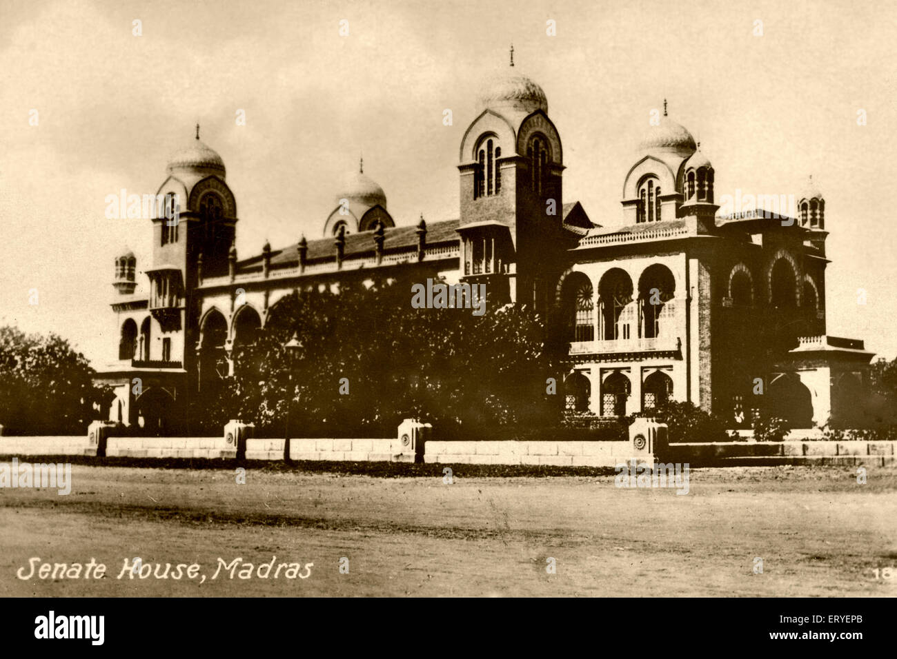 Antica immagine del 1900 del Senato ; Università di Madras , Madras , Chennai ; Tamil Nadu ; India , Asia , Asiatico , Indiano Foto Stock